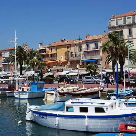 아파트 Tres Bel Climatise Terrasse Et Vue 방돌